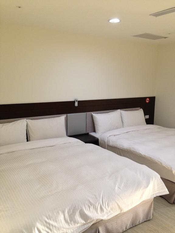Big Bear Hotel Kaohsiung Esterno foto