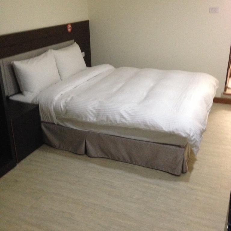 Big Bear Hotel Kaohsiung Esterno foto