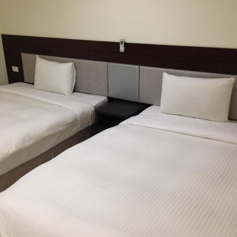 Big Bear Hotel Kaohsiung Esterno foto