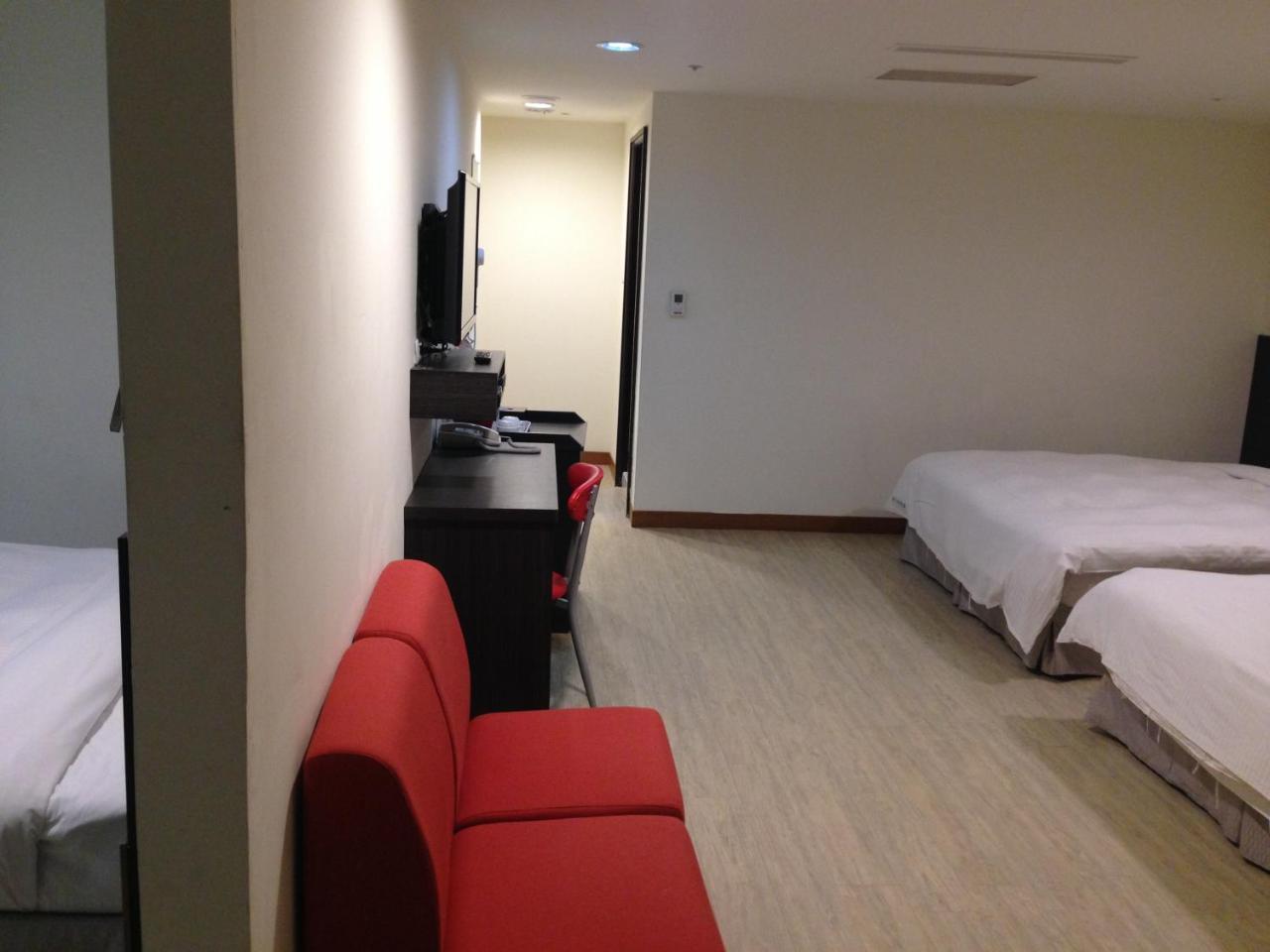 Big Bear Hotel Kaohsiung Esterno foto